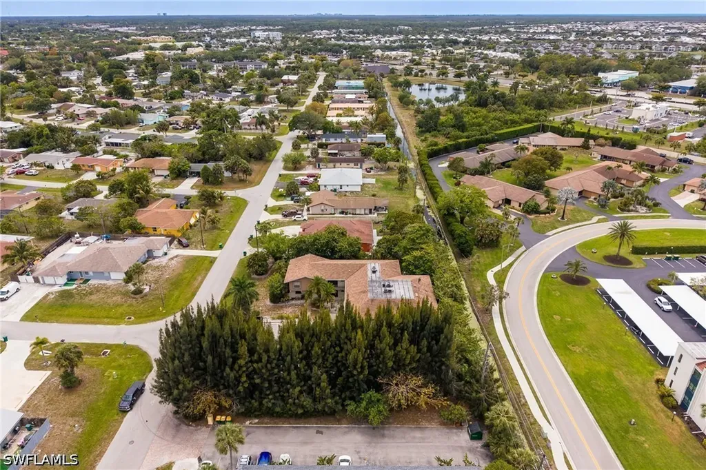 4300 Gulfstream Drive Naples FL 34112