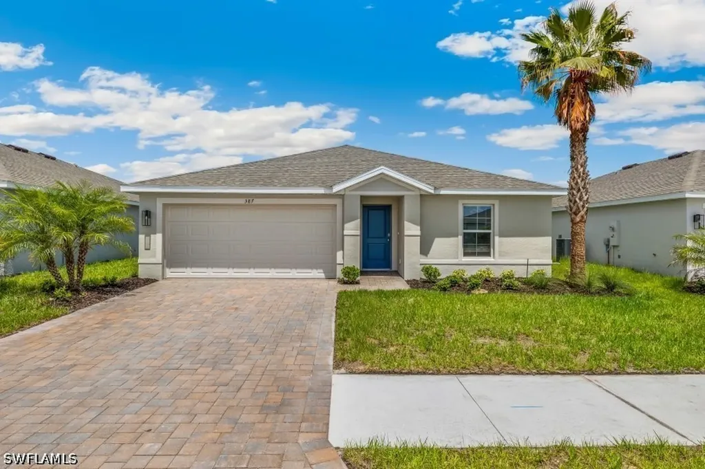 387 Radiant Sun Lane Lehigh Acres FL 33936