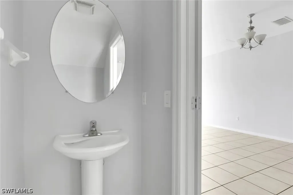 937 Hampton Circle Naples FL 34105