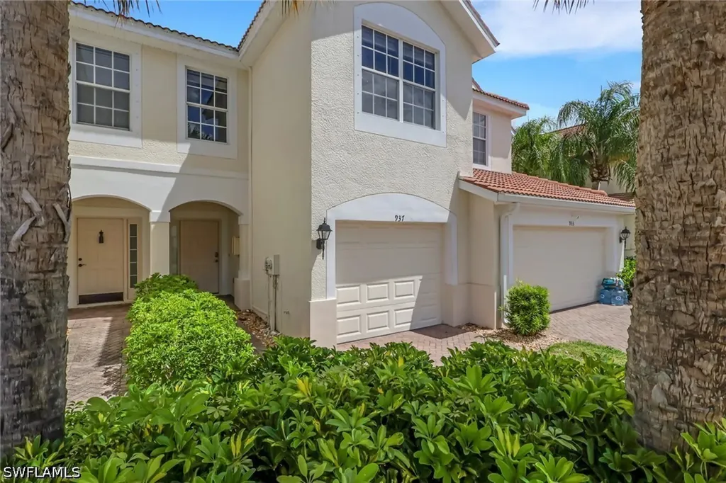 937 Hampton Circle Naples FL 34105