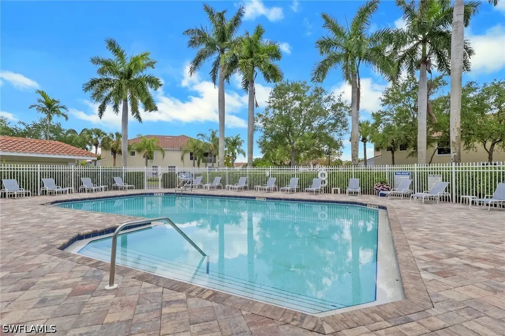 937 Hampton Circle Naples FL 34105