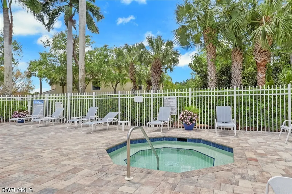 937 Hampton Circle Naples FL 34105