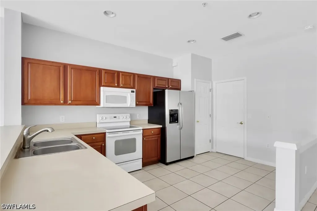 937 Hampton Circle Naples FL 34105