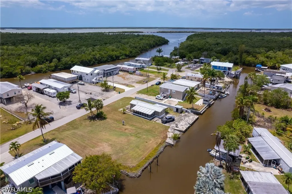 88 W Flamingo Drive Plantation Island FL 34141