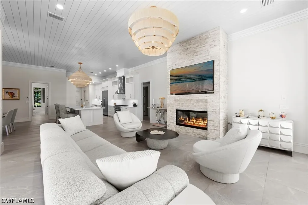 6536 Highcroft Drive Naples FL 34119