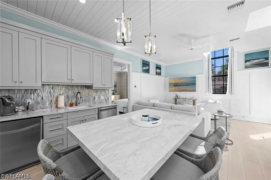 6536 Highcroft Drive Naples FL 34119