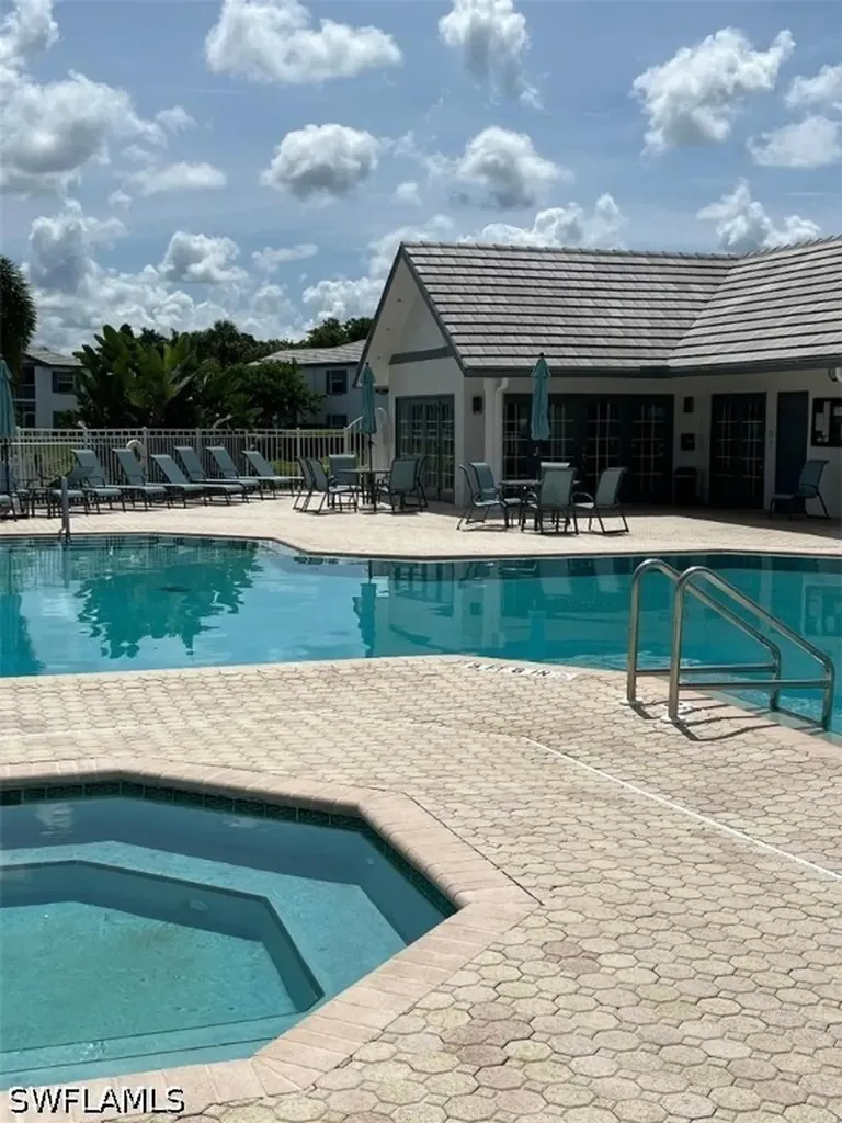 853 Tanbark Drive Naples FL 34108