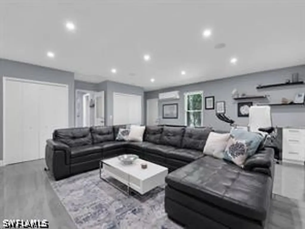 1902 Princess Court Naples FL 34110