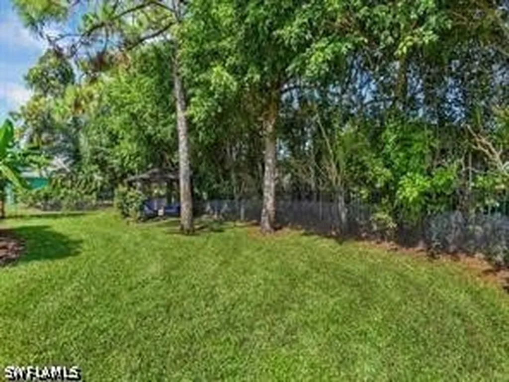 1902 Princess Court Naples FL 34110