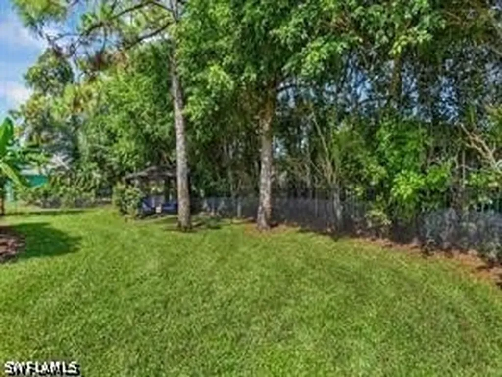 1902 Princess Court Naples FL 34110