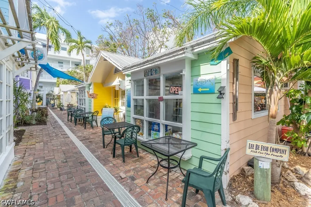 10 Tampa Place Marco Island FL 34135