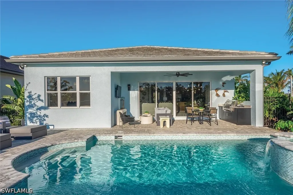 2550 Kingfisher Drive Naples FL 34112