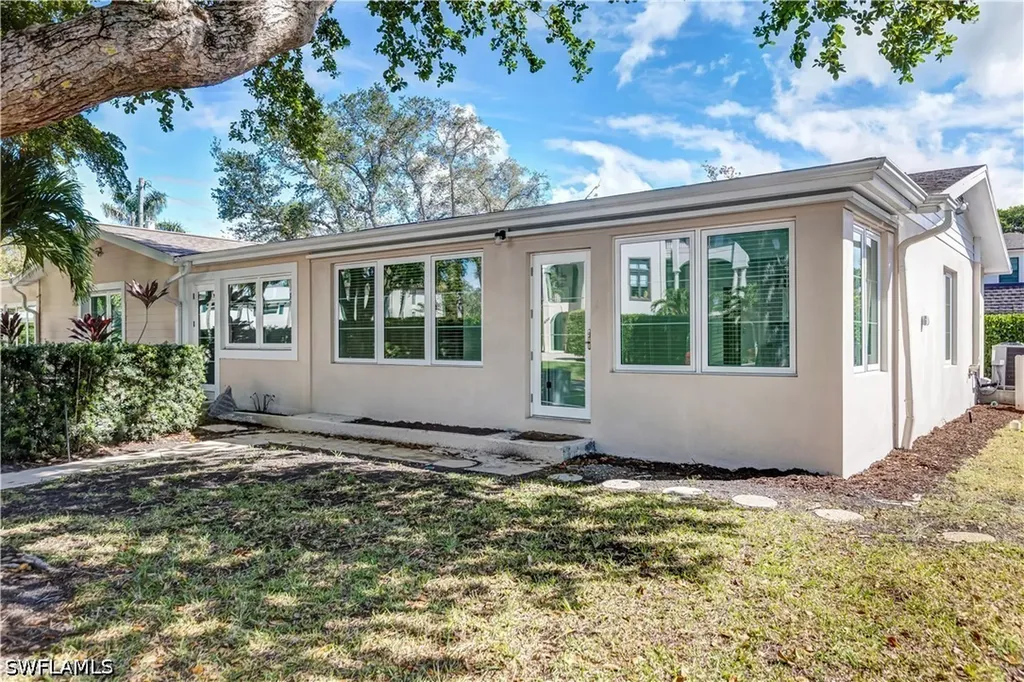 1019 7th Street S Naples FL 34102