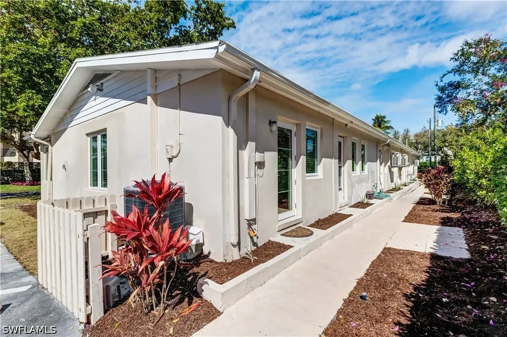 1019 7th Street S Naples FL 34102