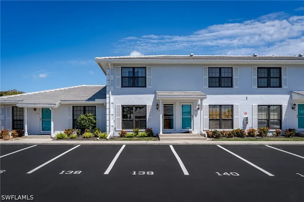 138 Clyburn Way W Marco Island FL 34145