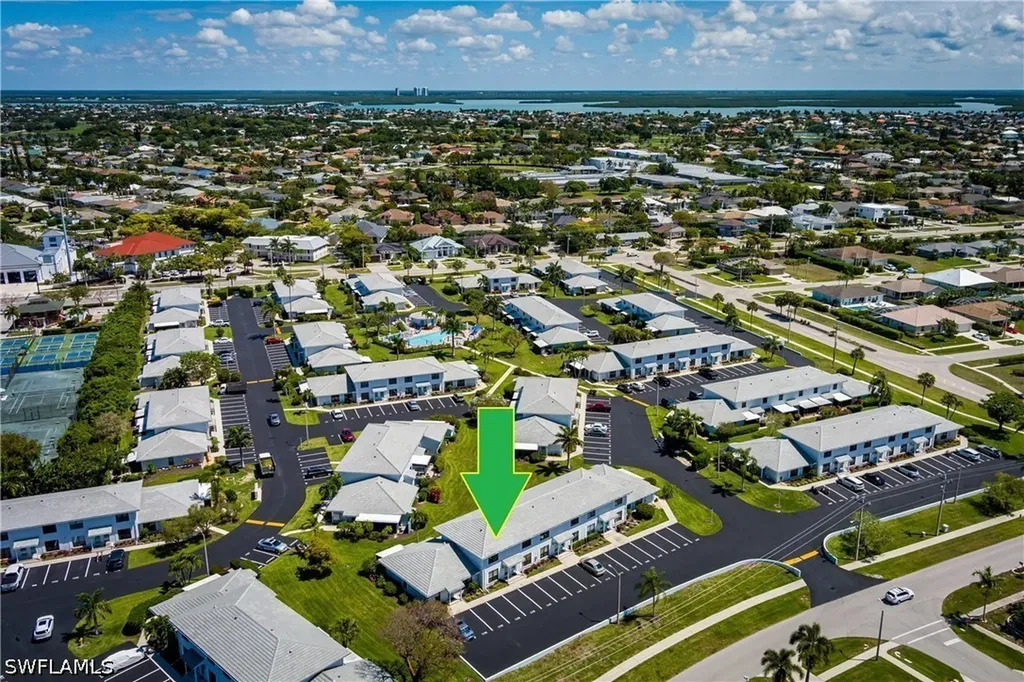 138 Clyburn Way W Marco Island FL 34145