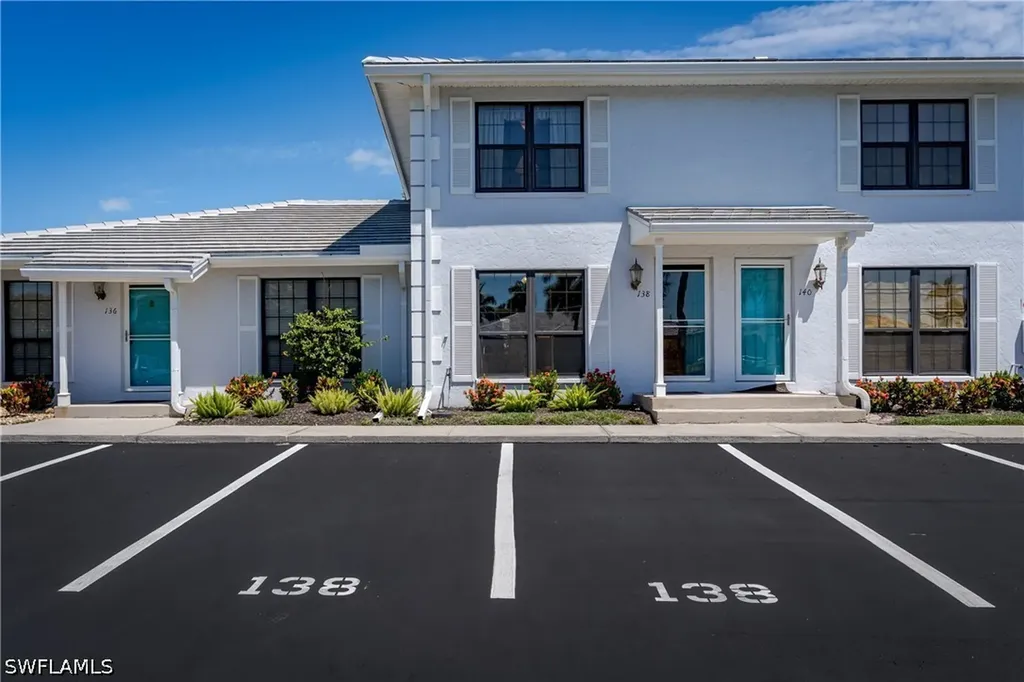 138 Clyburn Way W Marco Island FL 34145