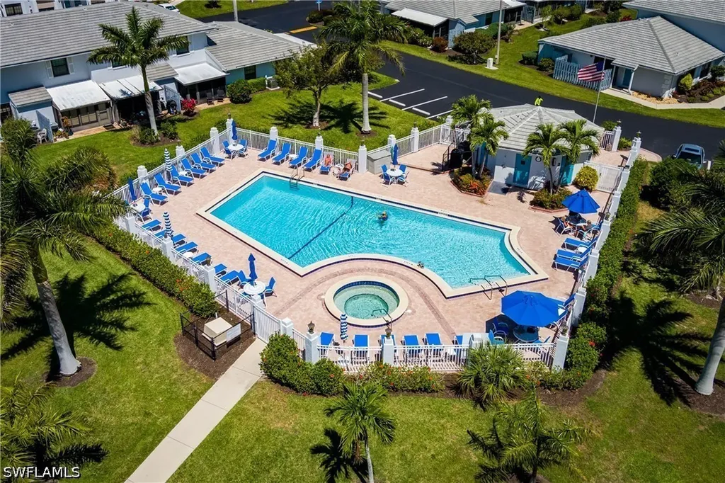 138 Clyburn Way W Marco Island FL 34145