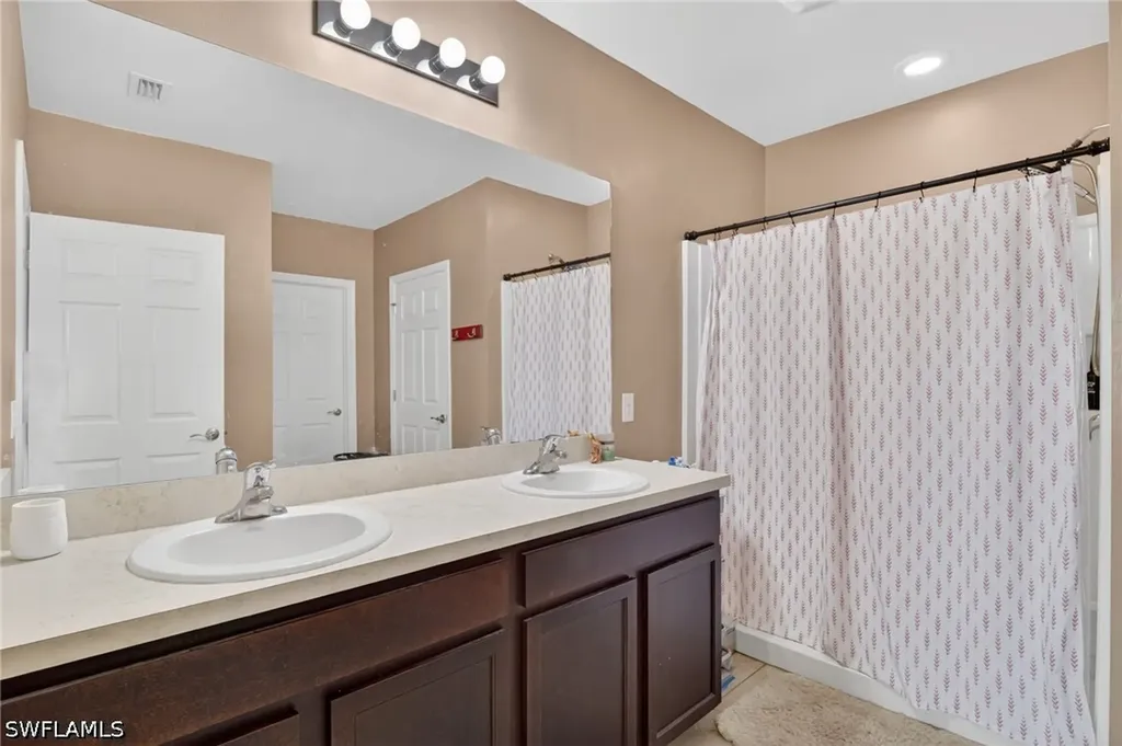 3425 Cancun Court Cape Coral FL 33909