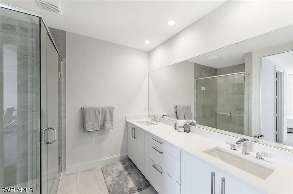 1111 Central Naples FL 34102