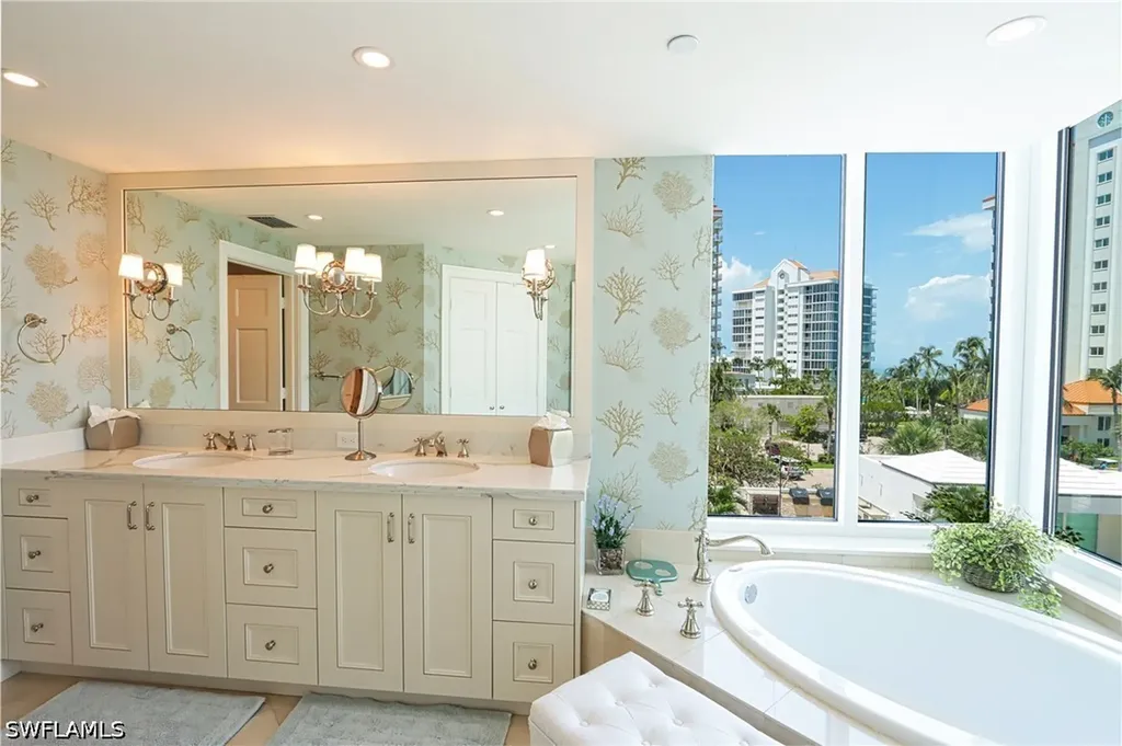 60 Seagate Drive Naples FL 34103