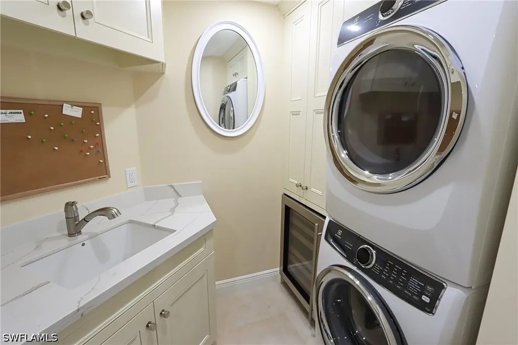 60 Seagate Drive Naples FL 34103