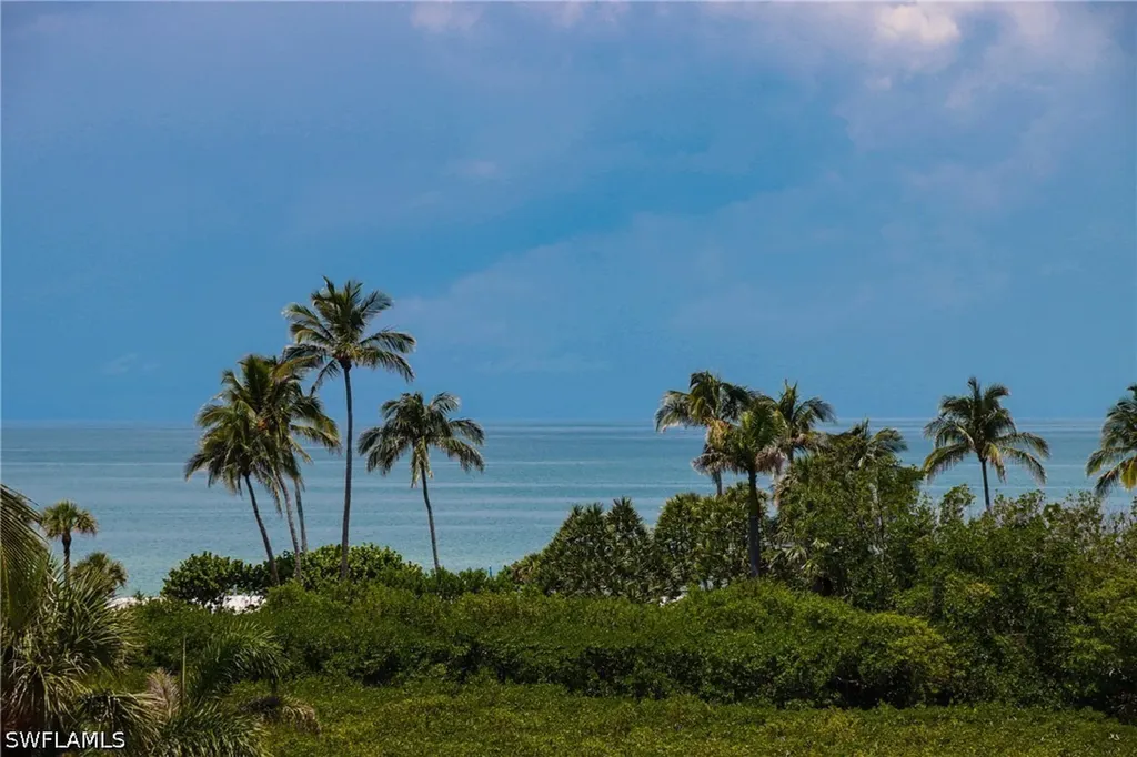 60 Seagate Drive Naples FL 34103