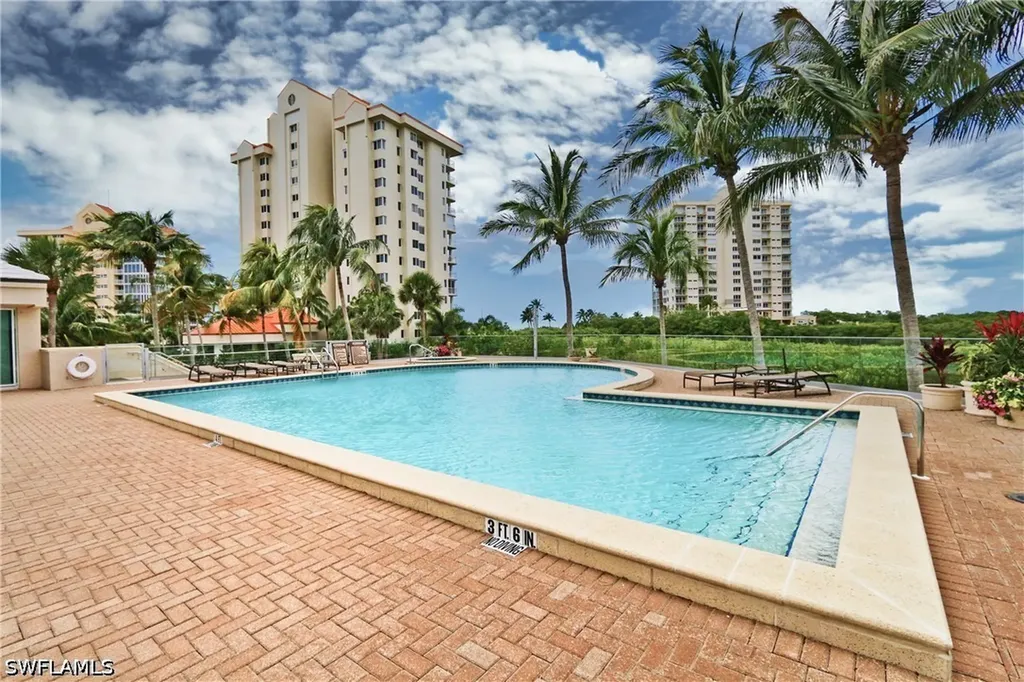 60 Seagate Drive Naples FL 34103