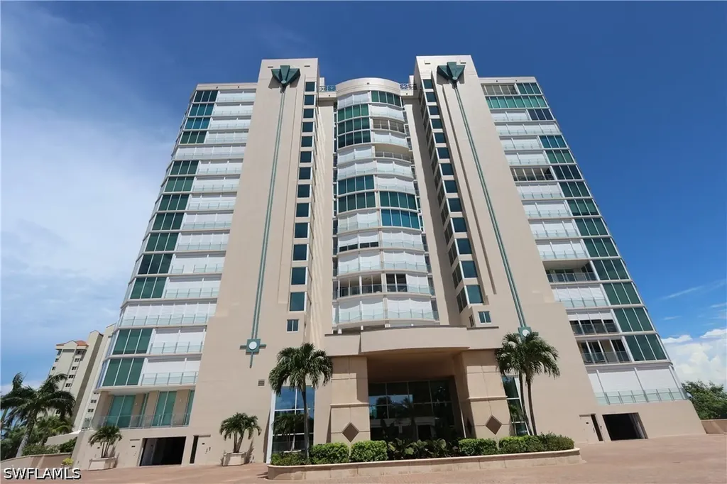 60 Seagate Drive Naples FL 34103