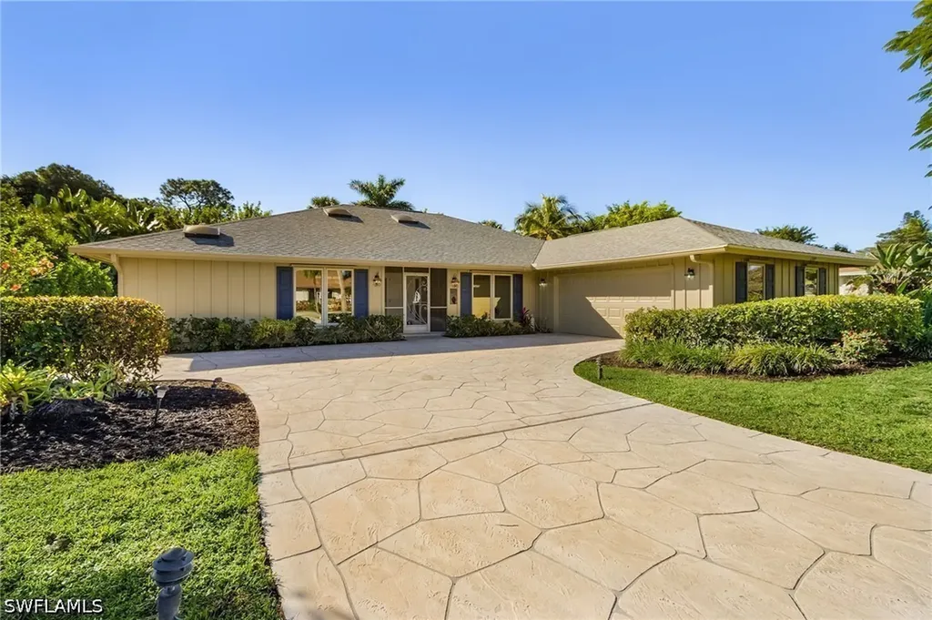 2377 Kings Lake Boulevard Naples FL 34112
