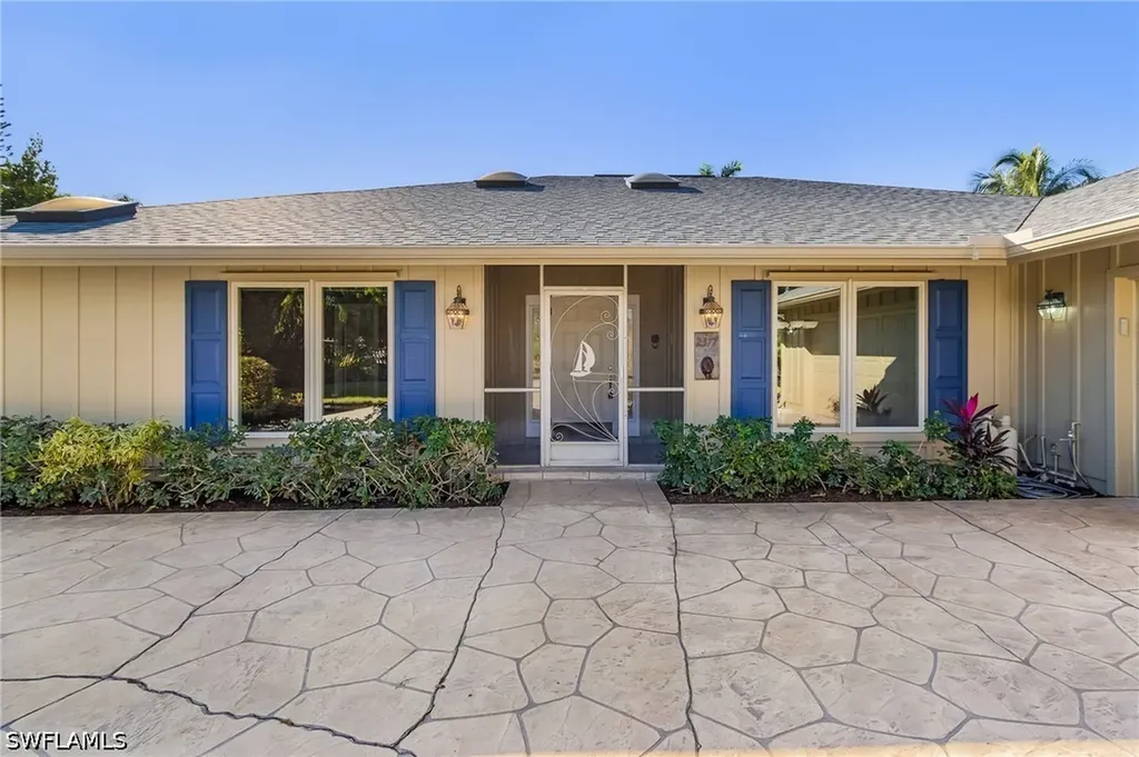 2377 Kings Lake Boulevard Naples FL 34112