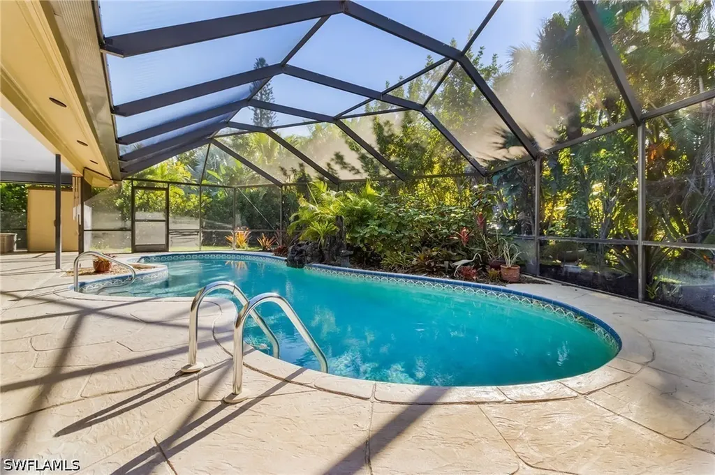 2377 Kings Lake Boulevard Naples FL 34112