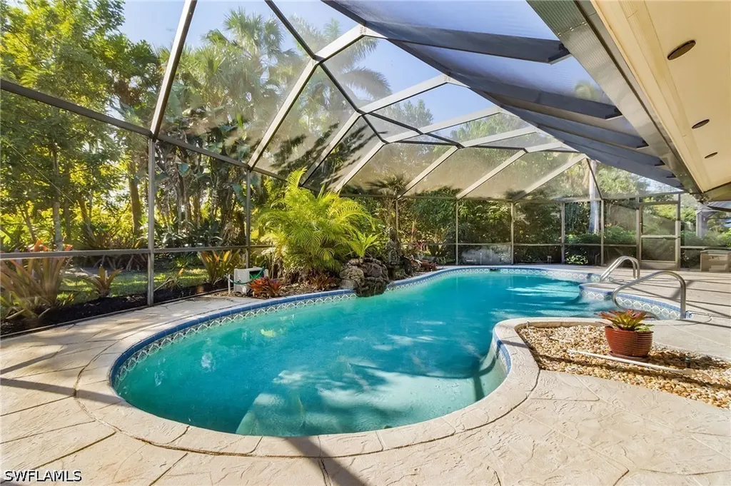 2377 Kings Lake Boulevard Naples FL 34112