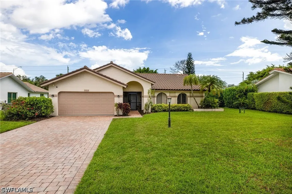 1374 Foxfire Lane Naples FL 34104