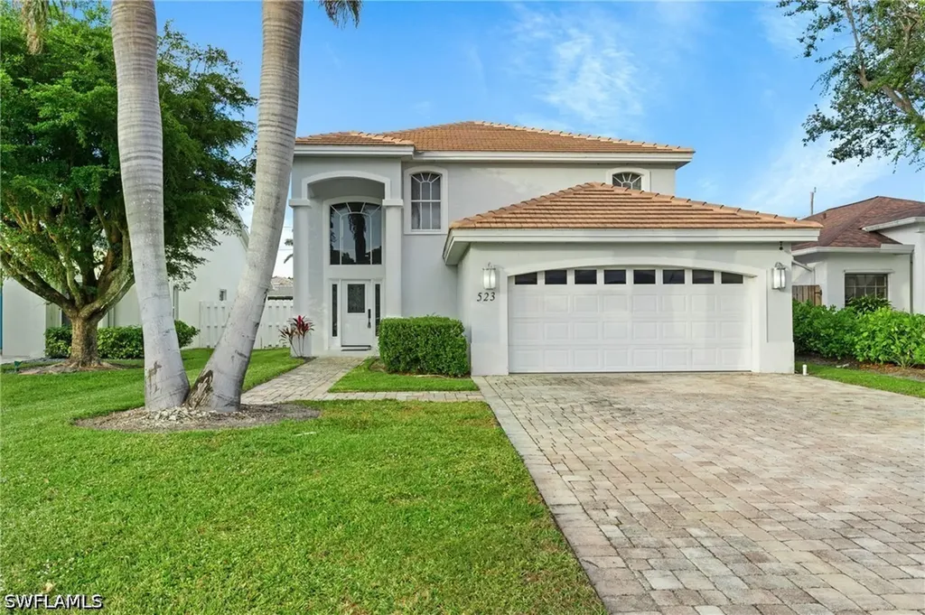 523 103rd Avenue N Naples FL 34108