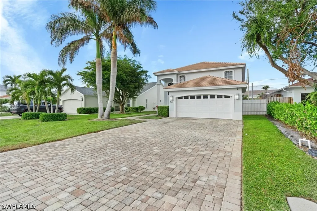 523 103rd Avenue N Naples FL 34108