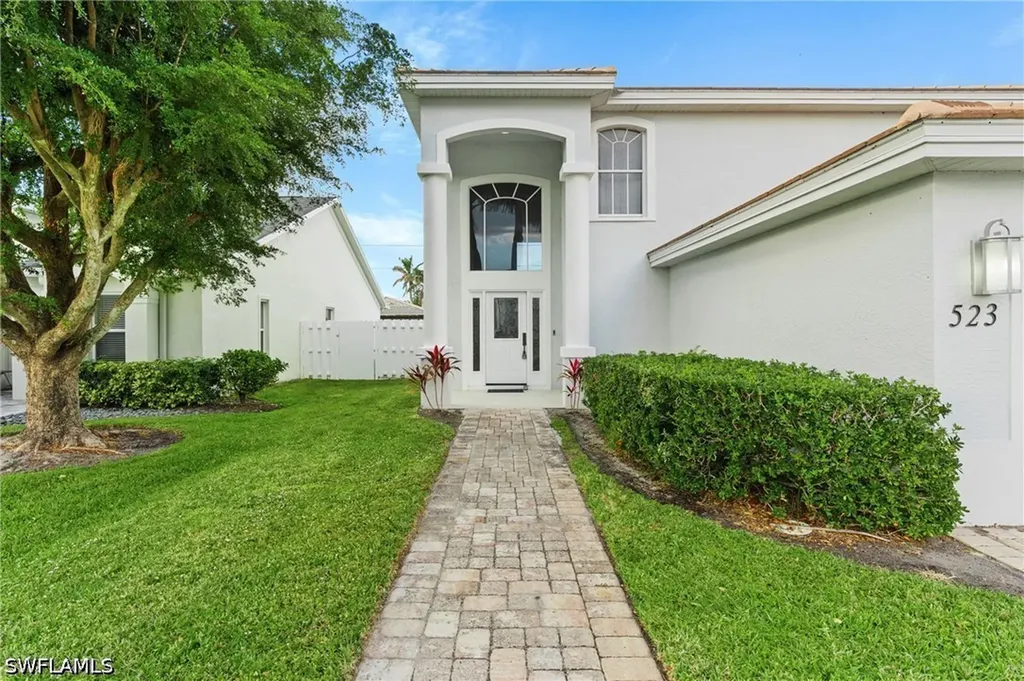 523 103rd Avenue N Naples FL 34108