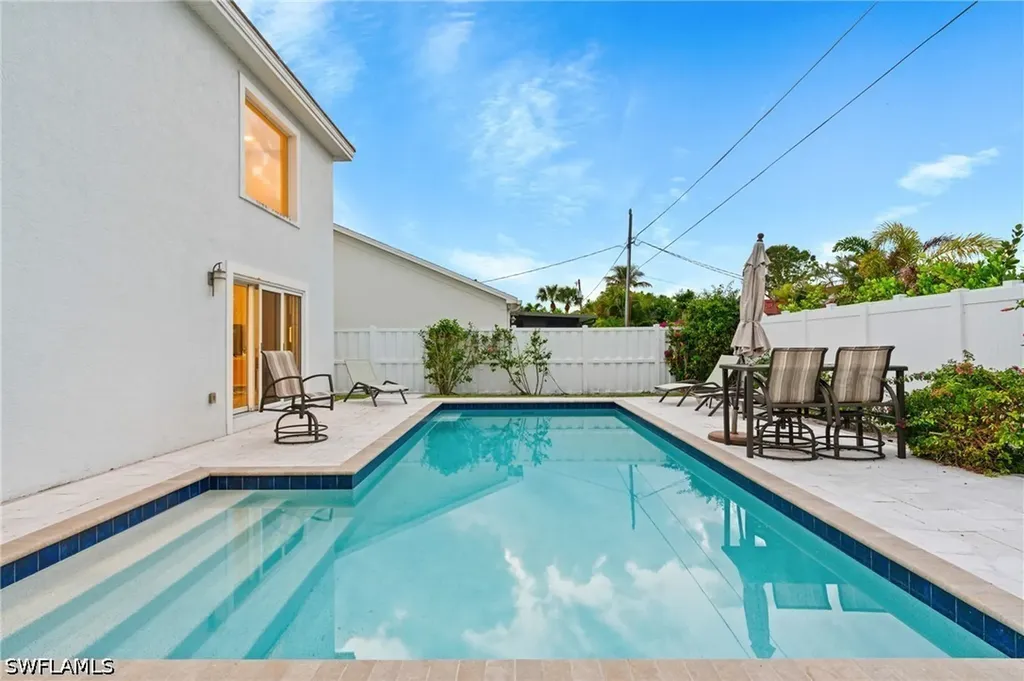 523 103rd Avenue N Naples FL 34108