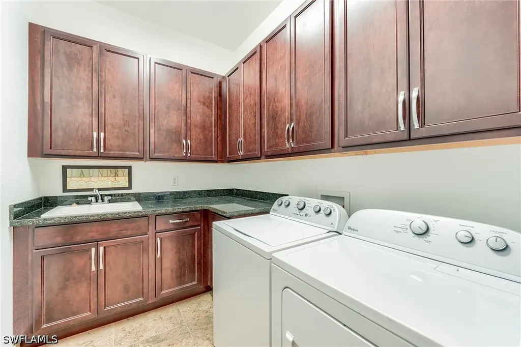 9209 Woodhurst Drive Naples FL 34120