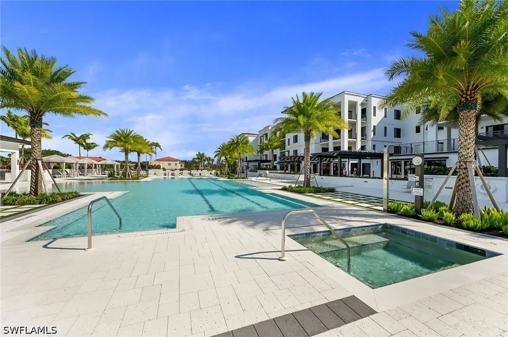 1111 Central Naples FL 34102