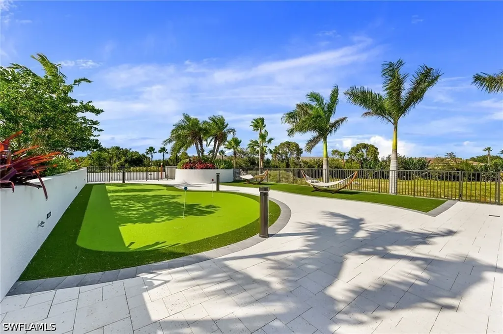 1111 Central Naples FL 34102
