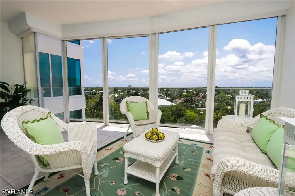 60 Seagate Drive Naples FL 34103