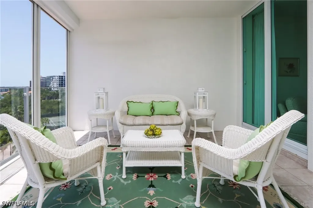 60 Seagate Drive Naples FL 34103