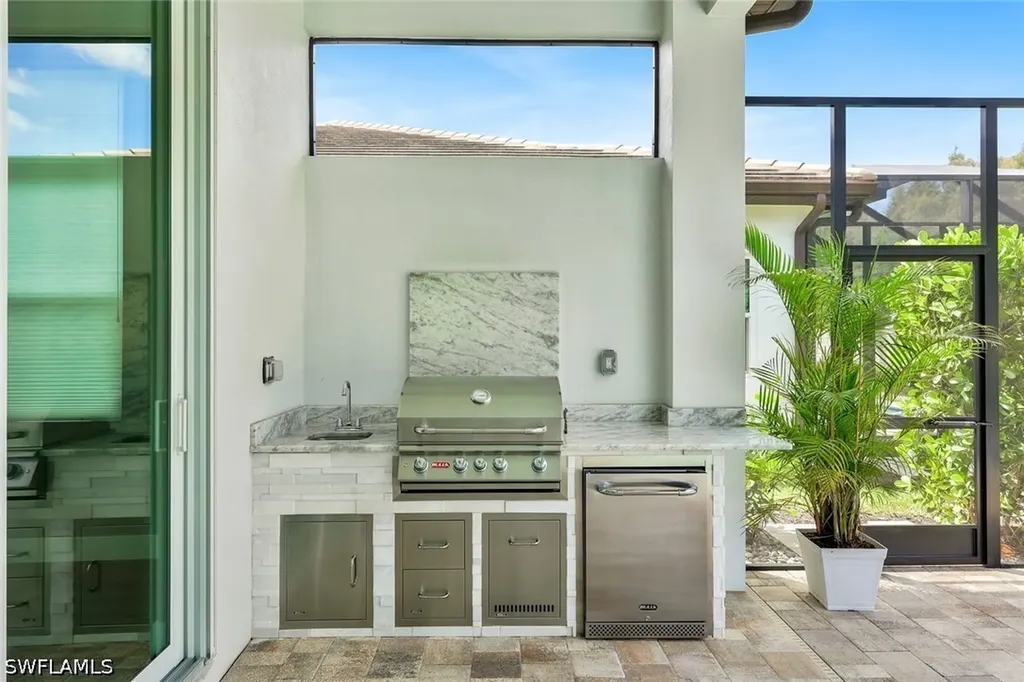 3754 Sapphire Cove Circle Naples FL 34114