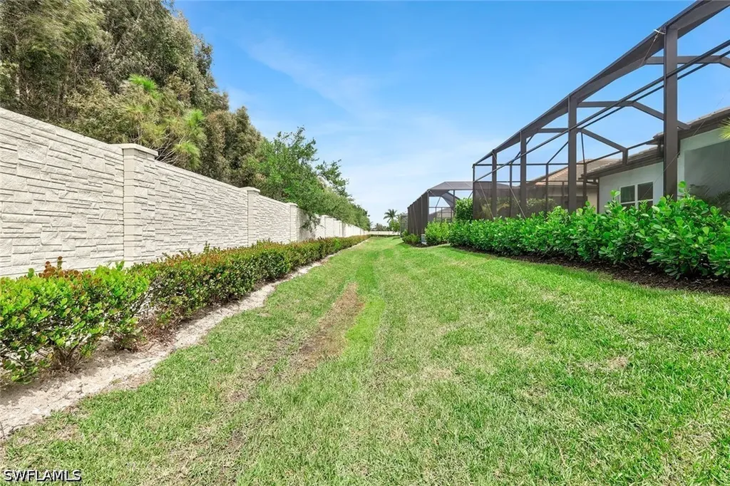 3754 Sapphire Cove Circle Naples FL 34114