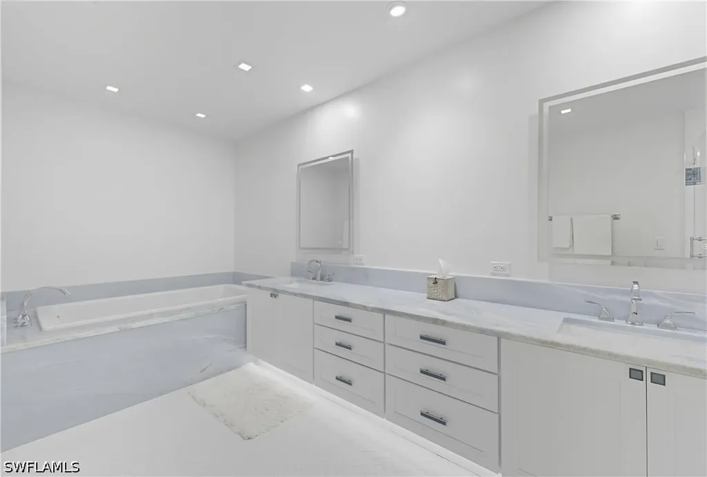 360 Carlton Place Naples FL 34108