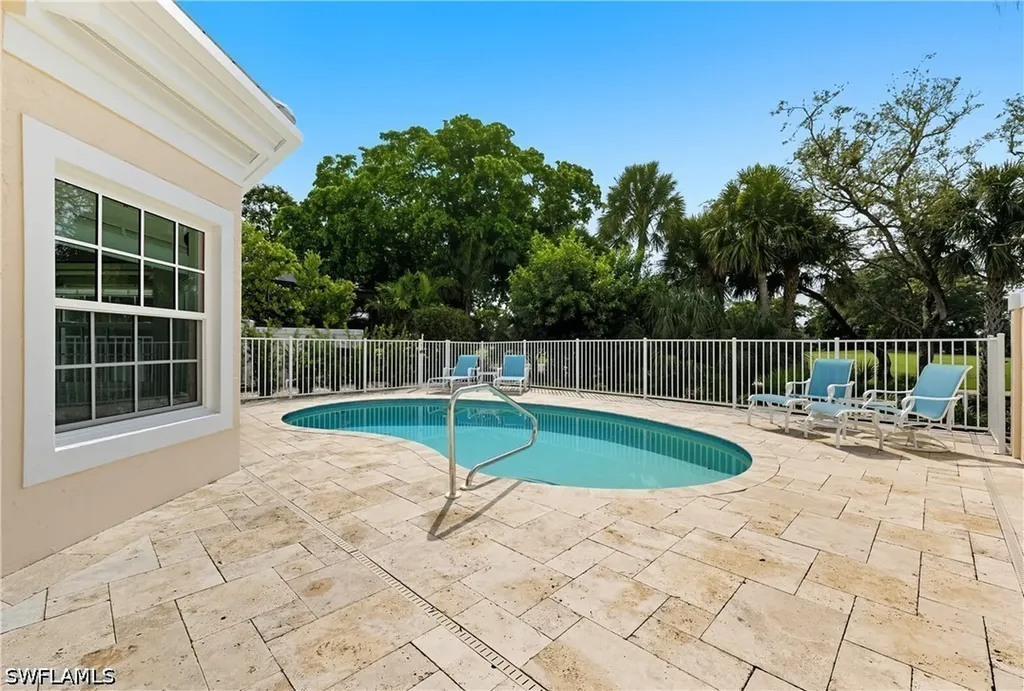 360 Carlton Place Naples FL 34108