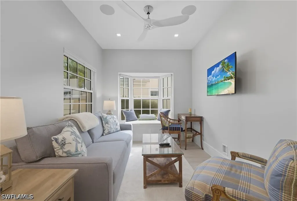 360 Carlton Place Naples FL 34108