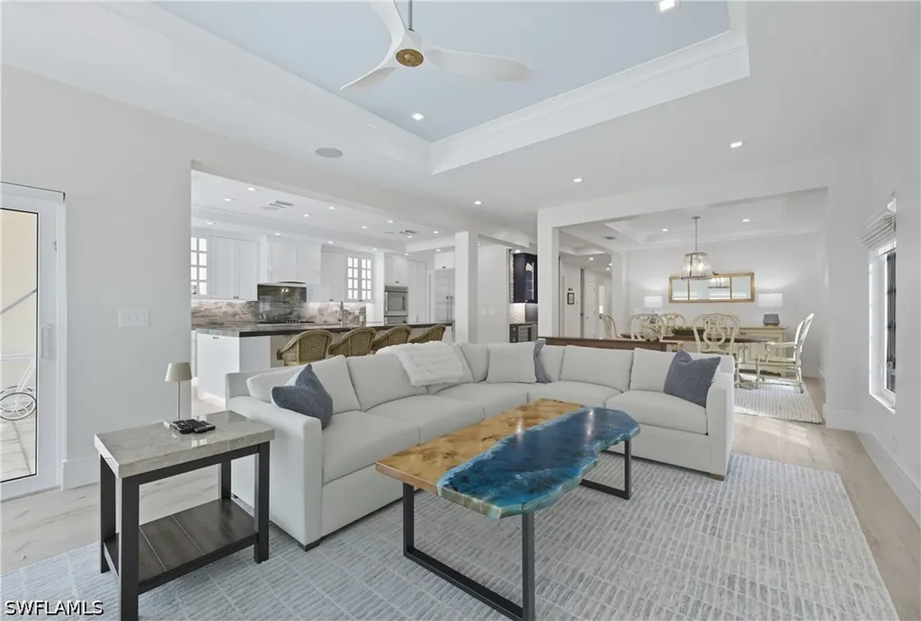 360 Carlton Place Naples FL 34108