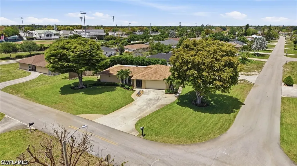 5201 31st Place SW Naples FL 34116